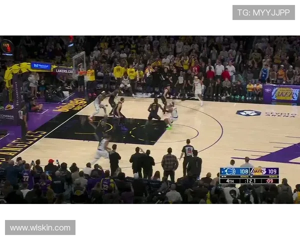 湖人失东里湖防守失序关键球无人顶